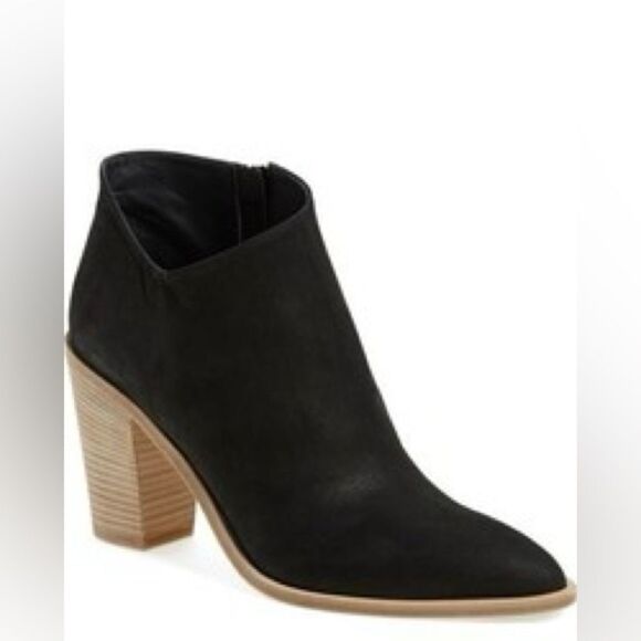 LIKE NEW in BOX  VINCE Easton Black Nubuck almond Toe Heel Ankle Booties SZ 7 - Picture 1 of 8